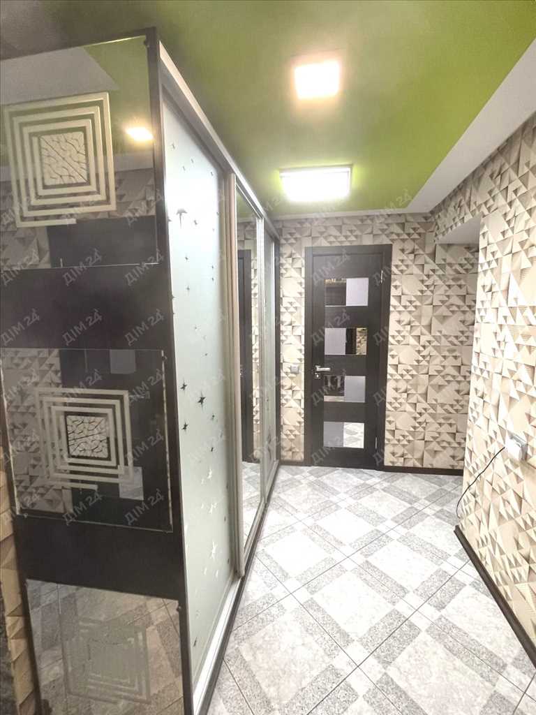 Простора 2 кімнатна квартира з євроремонтом.Район Половки. | Приват житло