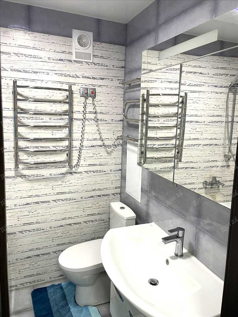 Простора 2 кімнатна квартира з євроремонтом.Район Половки. | Приват житло