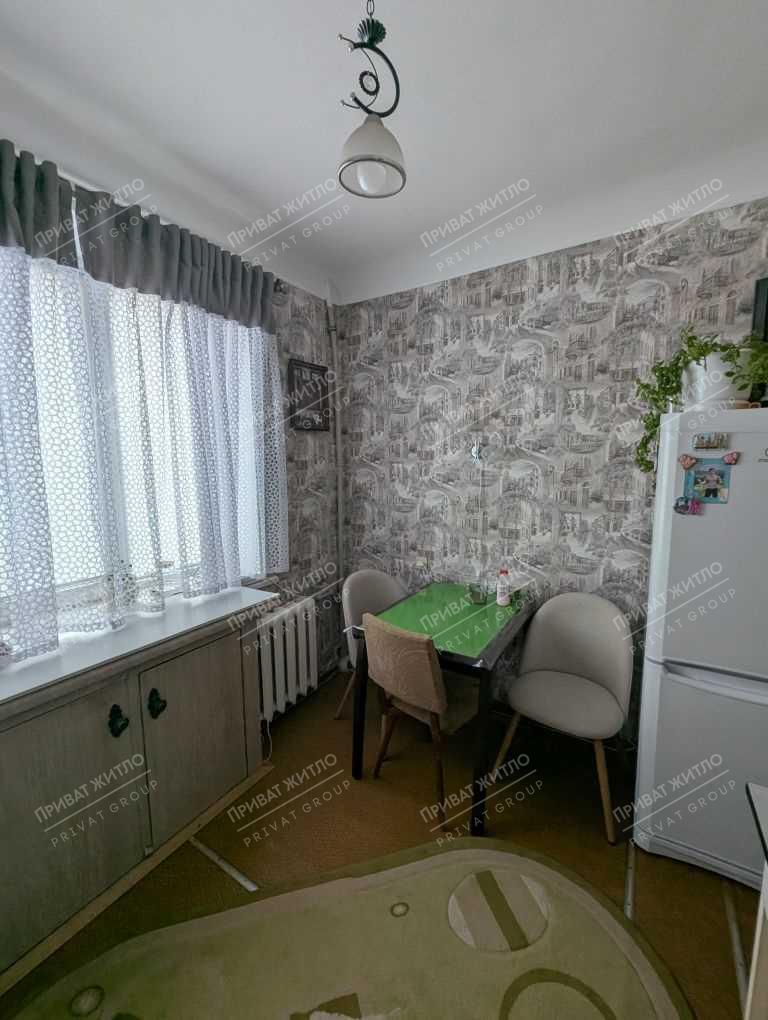 Дві кімнати в центрі Полтави навпроти ЦУМу цегляний будинок | Приват житло