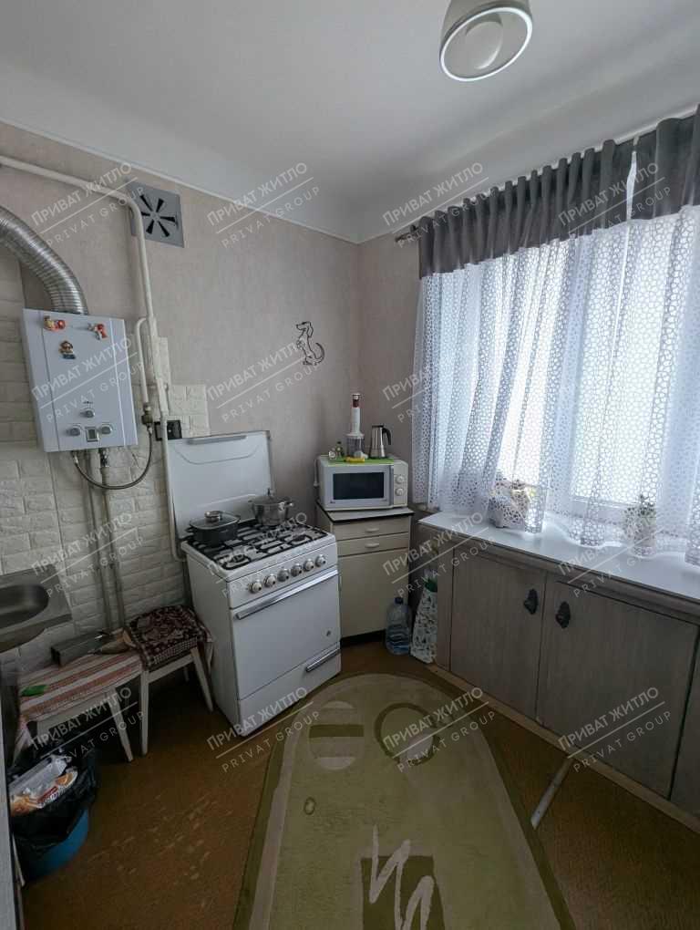 Дві кімнати в центрі Полтави навпроти ЦУМу цегляний будинок | Приват житло