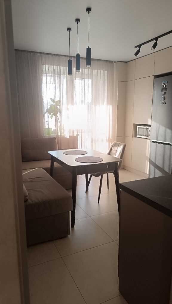 Велика однокімеатна квартира з ремонтом в новому ЖК | Приват житло