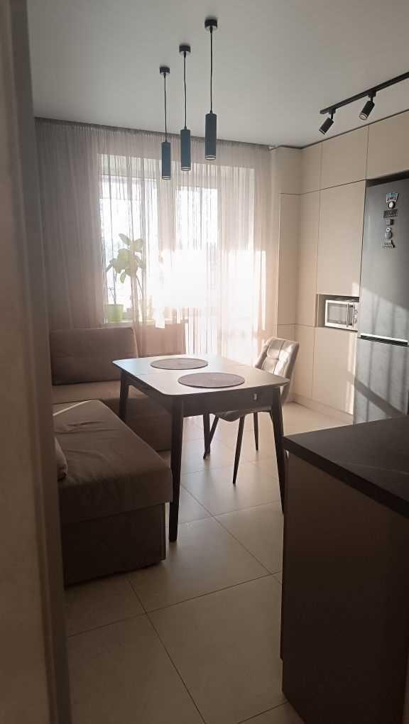 Велика однокімеатна квартира з ремонтом в новому ЖК | Приват житло