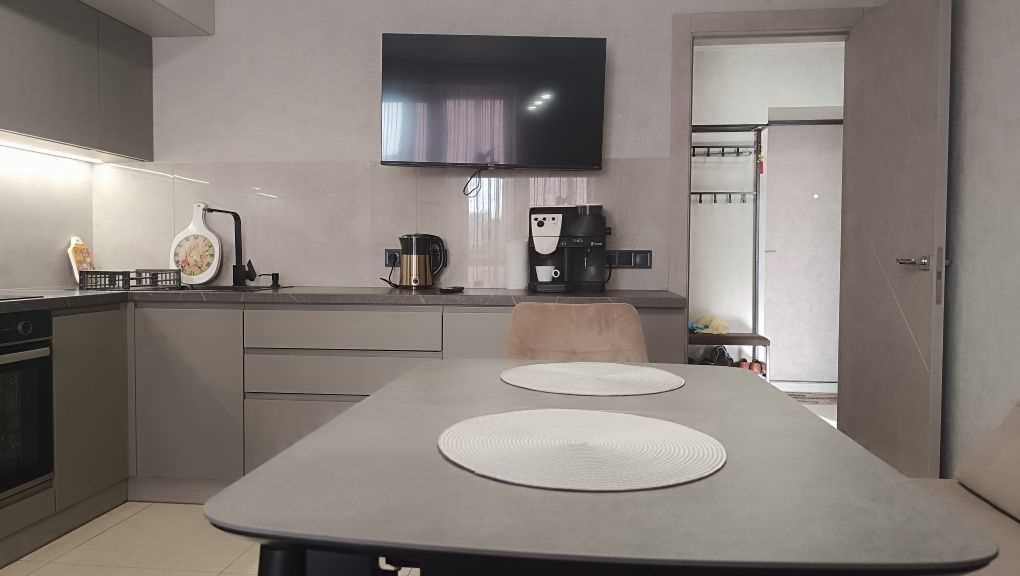 Велика однокімеатна квартира з ремонтом в новому ЖК | Приват житло