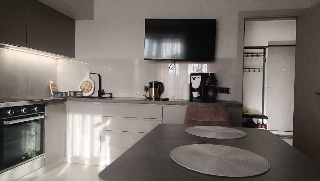 Велика однокімеатна квартира з ремонтом в новому ЖК | Приват житло