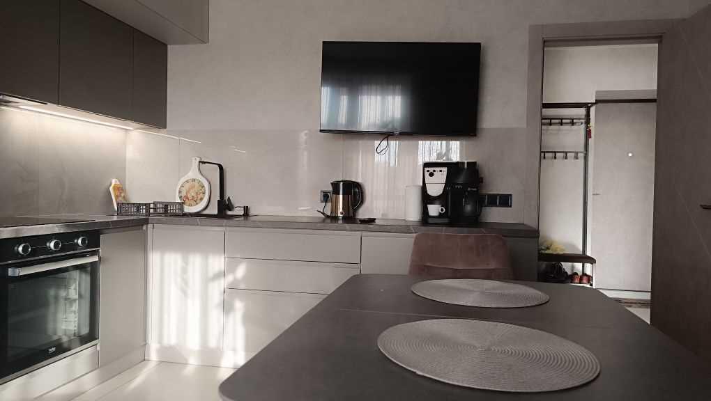 Велика однокімеатна квартира з ремонтом в новому ЖК | Приват житло