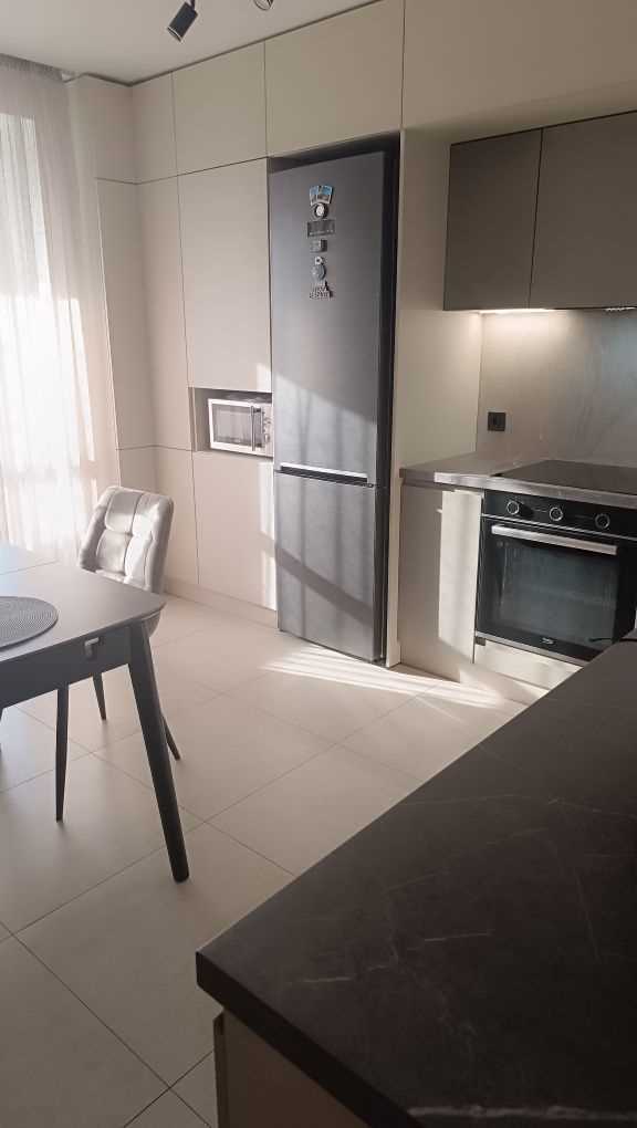 Велика однокімеатна квартира з ремонтом в новому ЖК | Приват житло