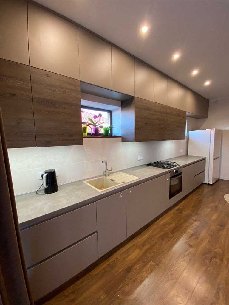 Сучасний будинок на Браїлках
 | Приват житло