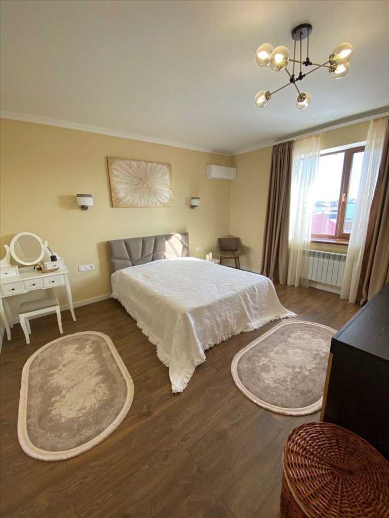 Сучасний будинок на Браїлках
 | Приват житло