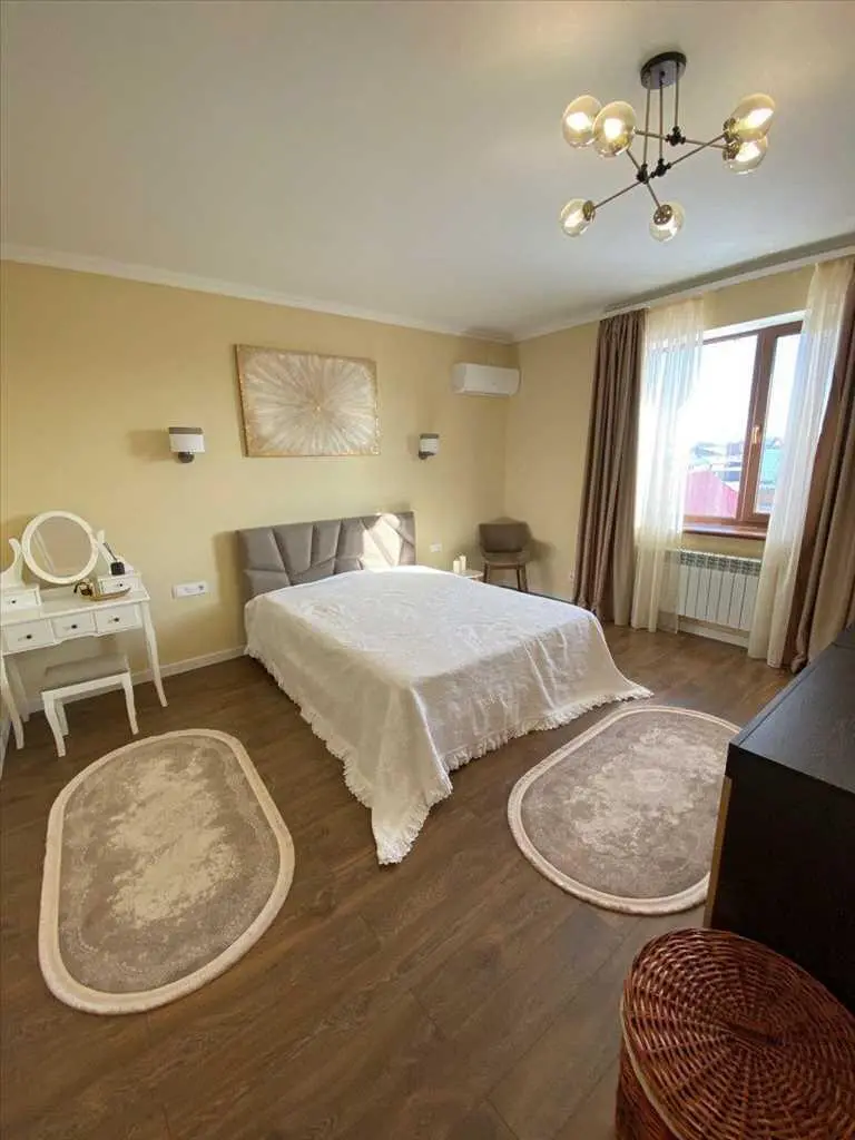 Сучасний будинок на Браїлках
 | Приват житло