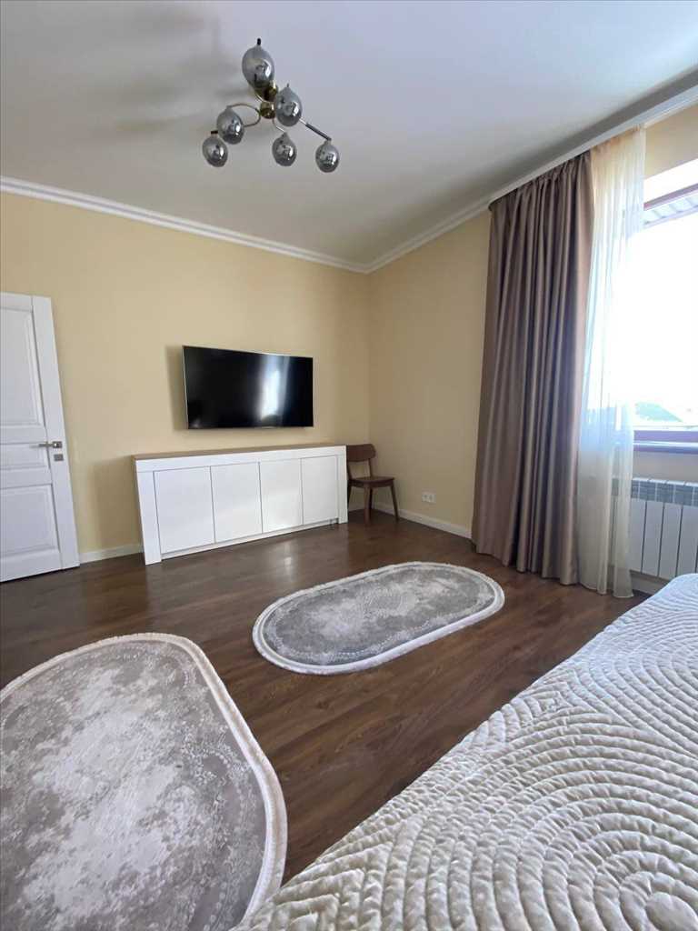 Сучасний будинок на Браїлках
 | Приват житло