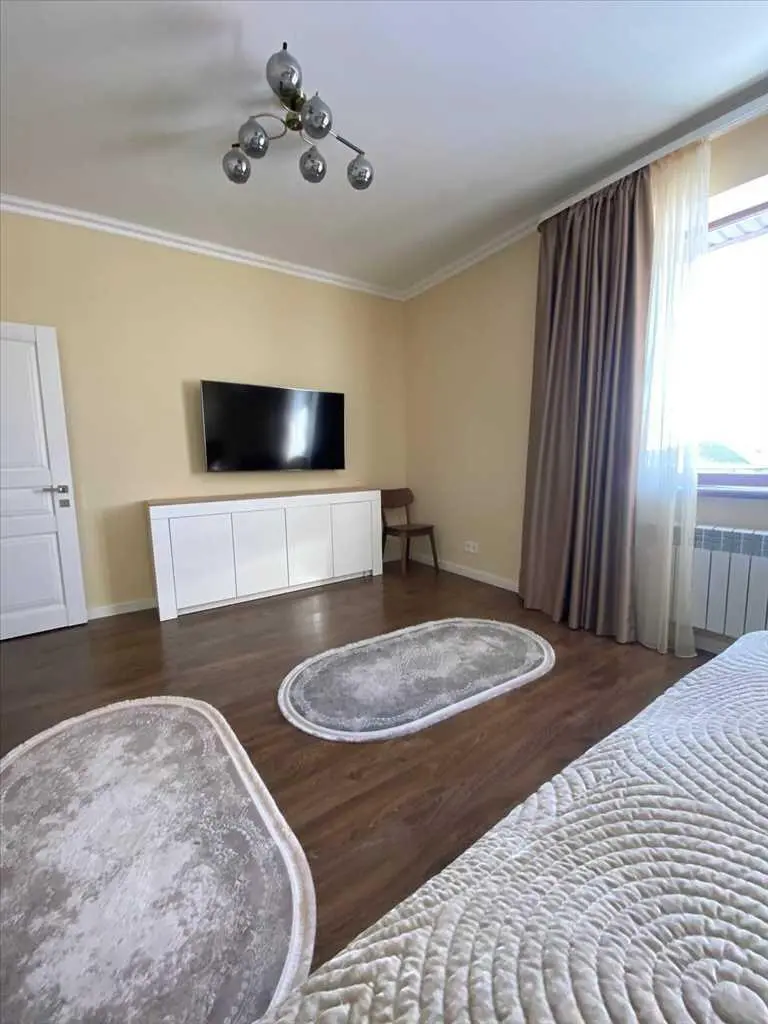 Сучасний будинок на Браїлках
 | Приват житло