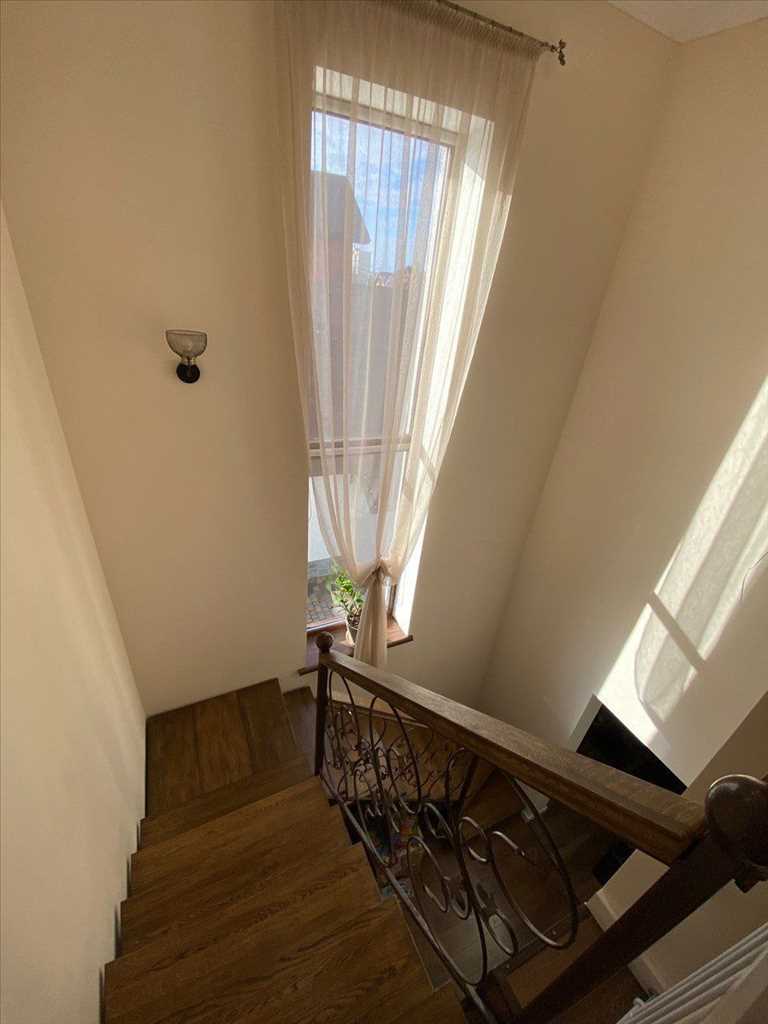 Сучасний будинок на Браїлках
 | Приват житло