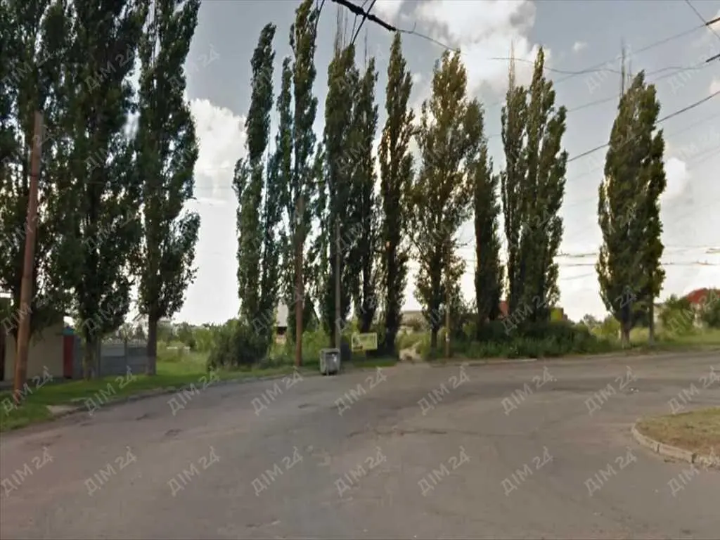 Ділянка під комерцію в місті! | Приват житло