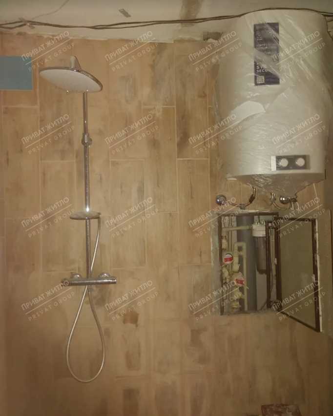 Продається трикімнатна квартира на Алмазному | Приват житло