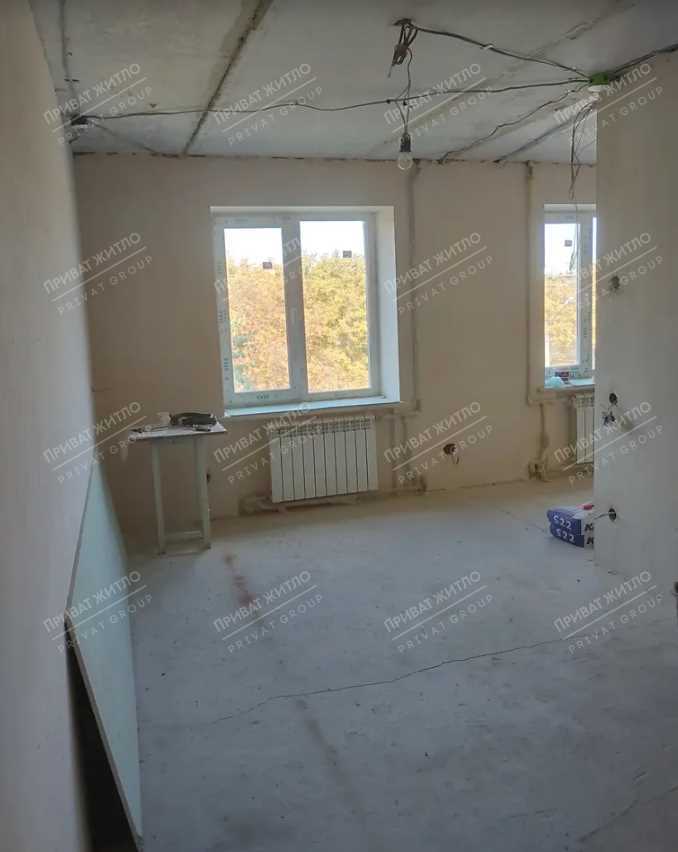 Продається трикімнатна квартира на Алмазному | Приват житло