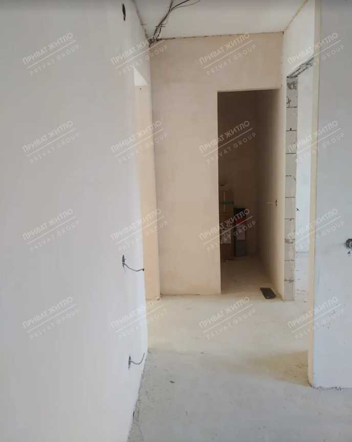 Продається трикімнатна квартира на Алмазному | Приват житло