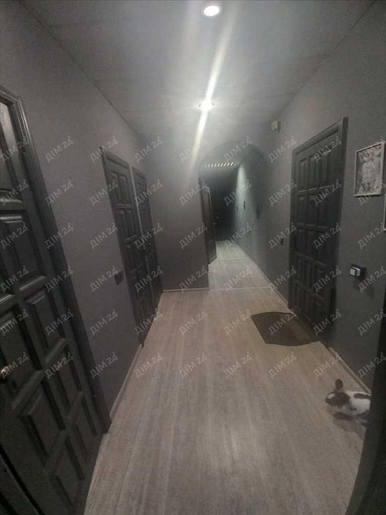 Простора 3 кімнатна квартира в місті. | Приват житло