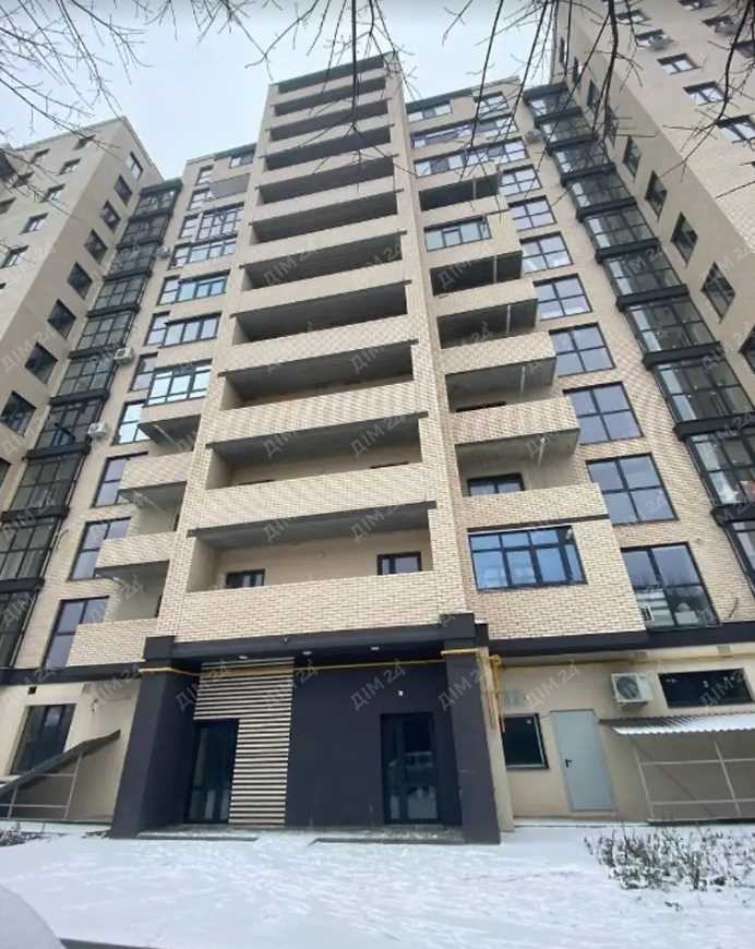 Простора 3-кімнатна з автономним опаленням та коморою | Приват житло