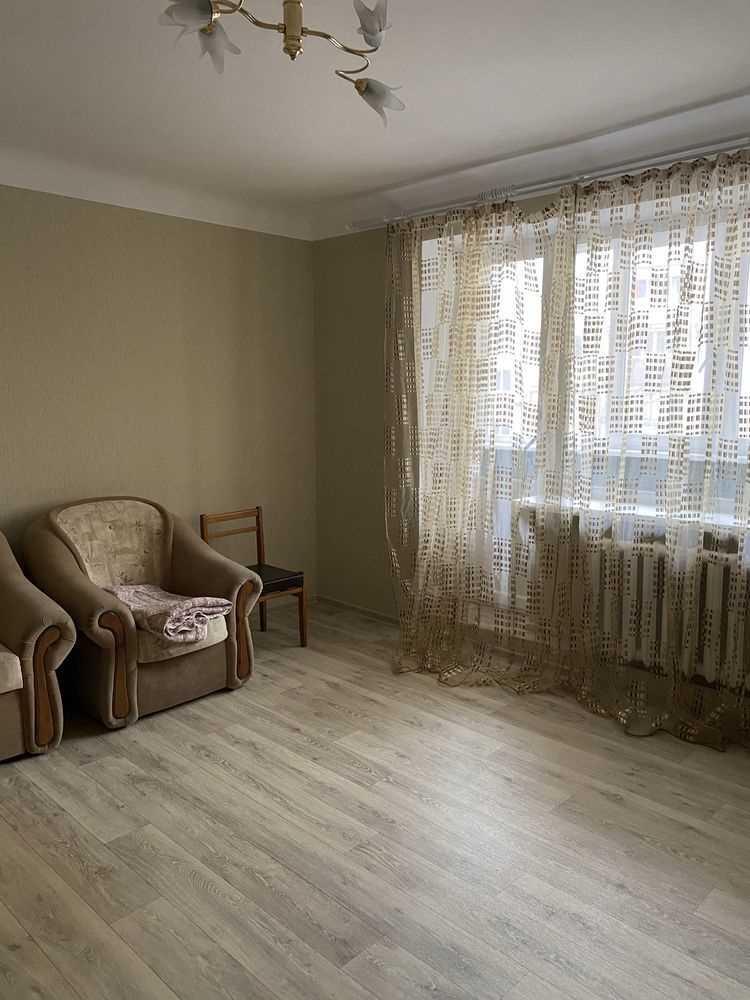 Простора 3-кімнатна квартира на 2-му поверсі в центральній частині Полтави! | Приват житло