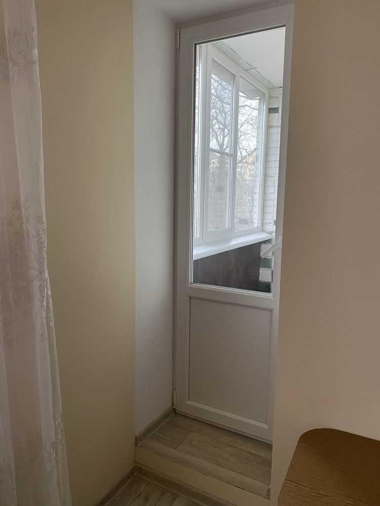 Простора 3-кімнатна квартира на 2-му поверсі в центральній частині Полтави! | Приват житло