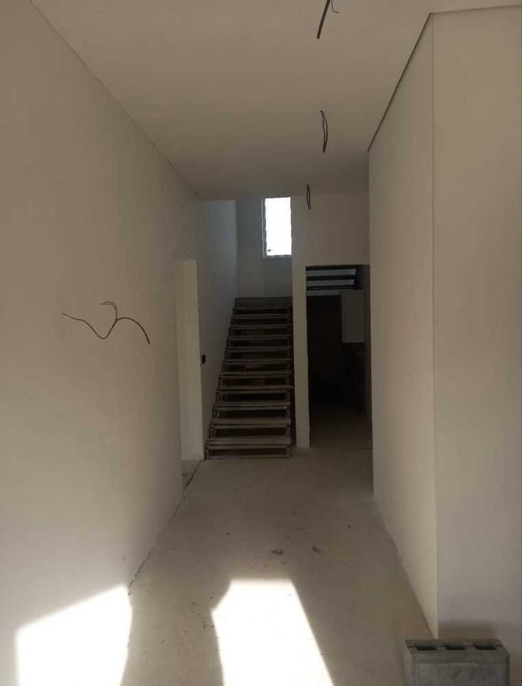 Новий будинок у Верхолах поруч із сосновим лісом | Приват житло