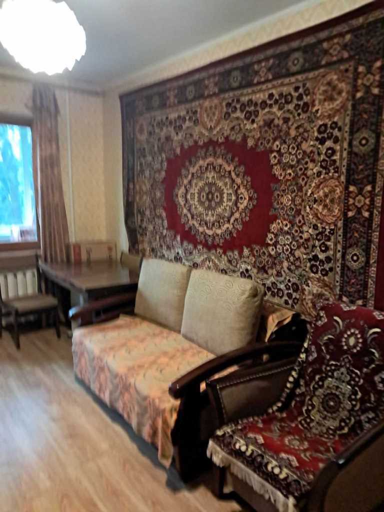 2-кімнатна на Алмазному, 3 поверх, лоджія, хороший стан | Приват житло