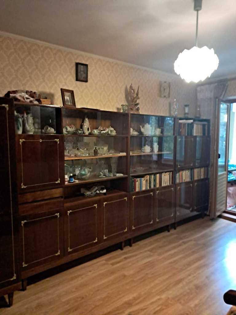 2-кімнатна на Алмазному, 3 поверх, лоджія, хороший стан | Приват житло