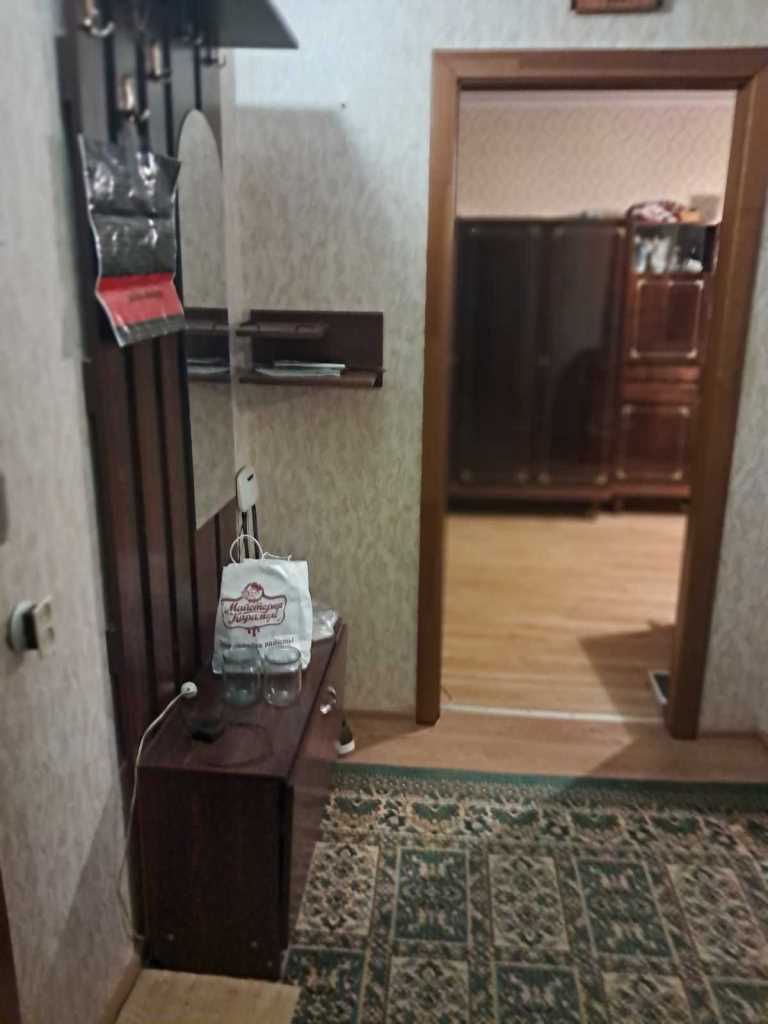 2-кімнатна на Алмазному, 3 поверх, лоджія, хороший стан | Приват житло