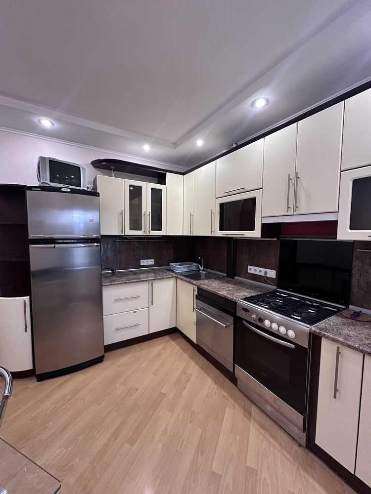 Трикімнатна квартира з індивідуальним опаленням — Поділ! | Приват житло