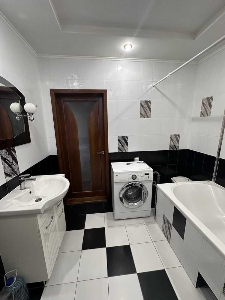 Трикімнатна квартира з індивідуальним опаленням — Поділ! | Приват житло