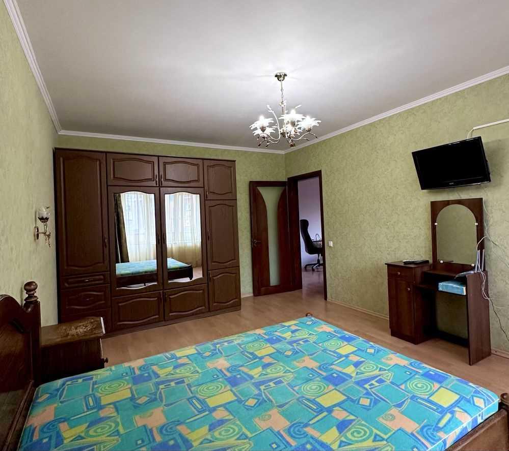 Трикімнатна квартира з індивідуальним опаленням — Поділ! | Приват житло