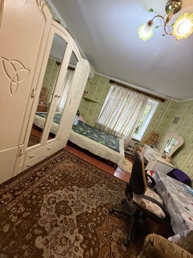 Велика кімната в гуртожитку | Приват житло