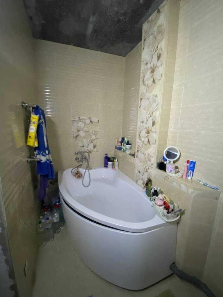 Простора однокімнатна квартира в сучасному ЖК 