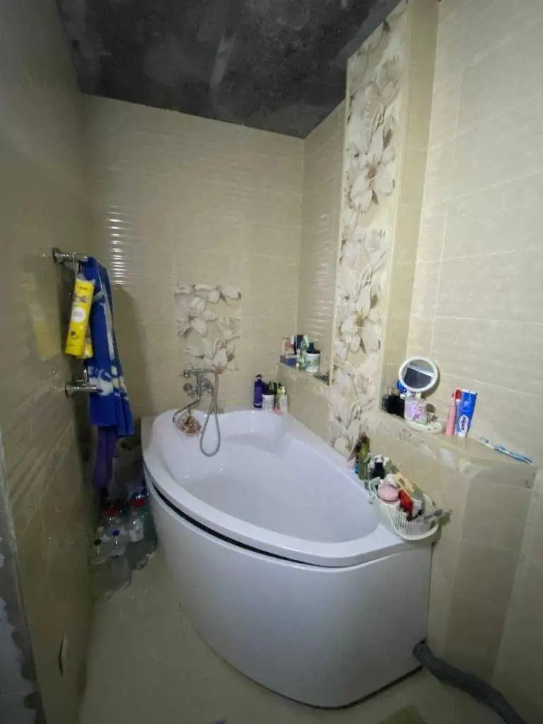 Простора однокімнатна квартира в сучасному ЖК 