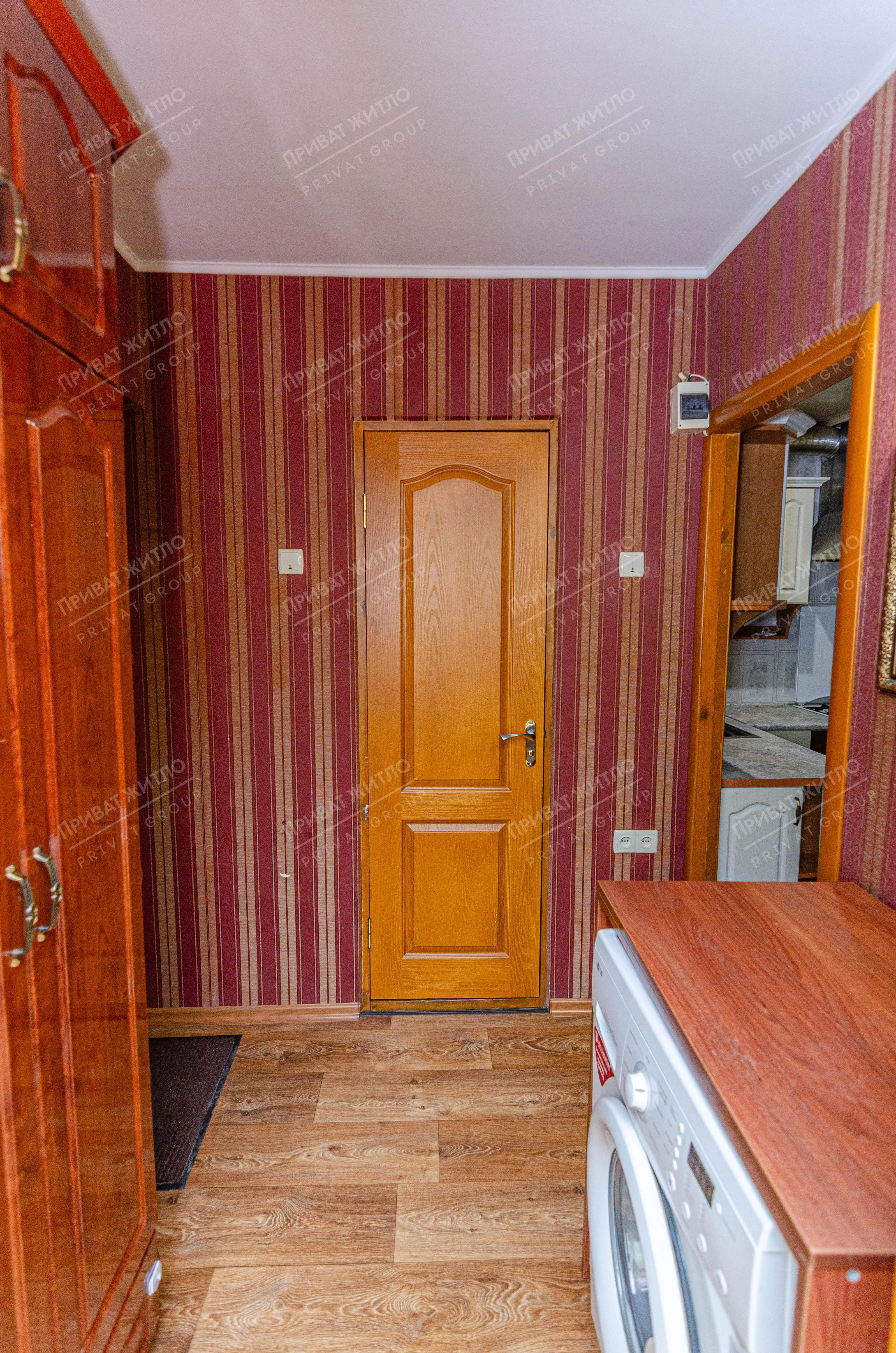 Квартира в цегляному будинку 44м2 з окремим входом !  | Приват житло