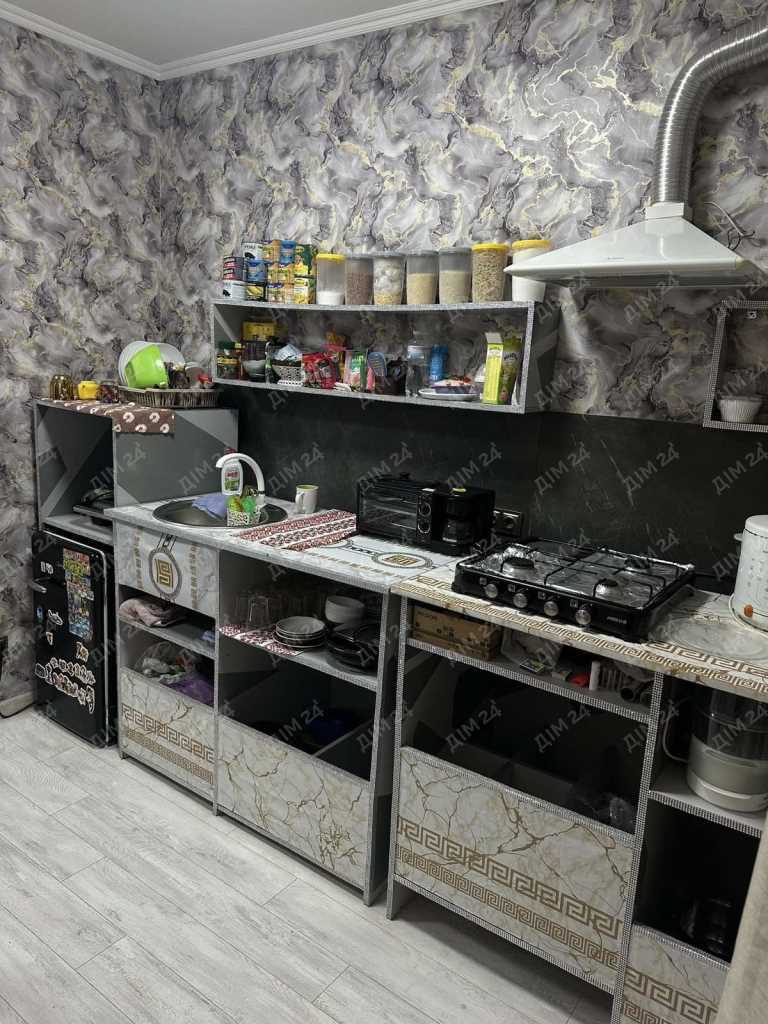 Тепла трикімнатна квартира в тихому районі | Приват житло