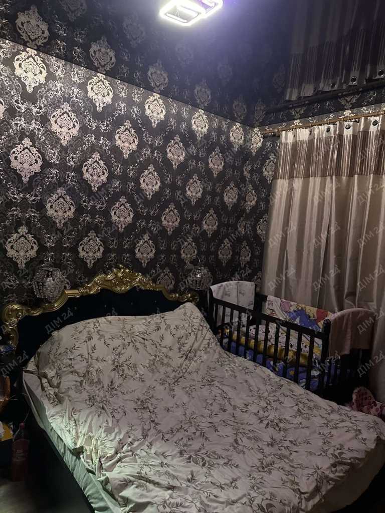 Тепла трикімнатна квартира в тихому районі | Приват житло
