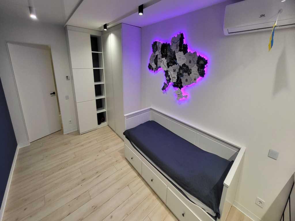 Продаж елітної трикімнатної квартири 112 м² з індивідуальним газовим опаленням
 | Приват житло