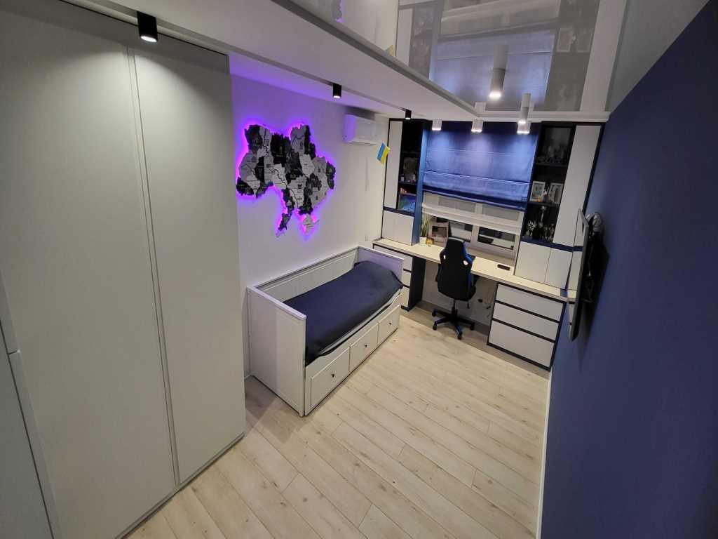 Продаж елітної трикімнатної квартири 112 м² з індивідуальним газовим опаленням
 | Приват житло