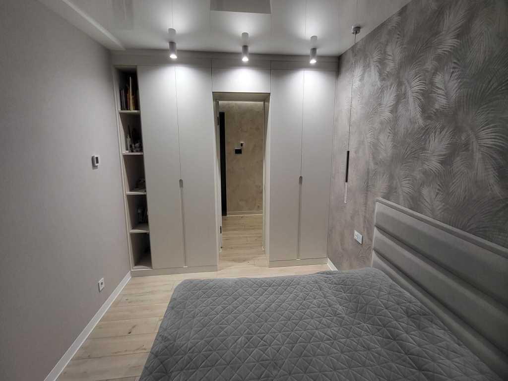 Продаж елітної трикімнатної квартири 112 м² з індивідуальним газовим опаленням
 | Приват житло