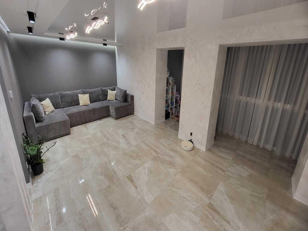 Продаж елітної трикімнатної квартири 112 м² з індивідуальним газовим опаленням
 | Приват житло