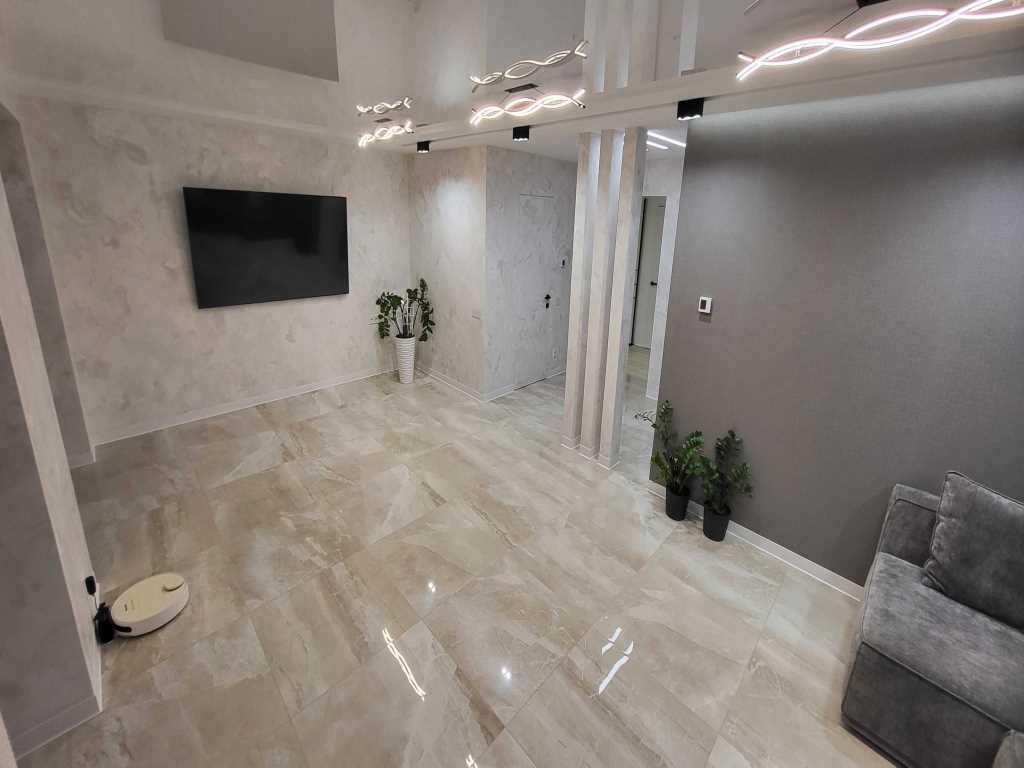 Продаж елітної трикімнатної квартири 112 м² з індивідуальним газовим опаленням
 | Приват житло