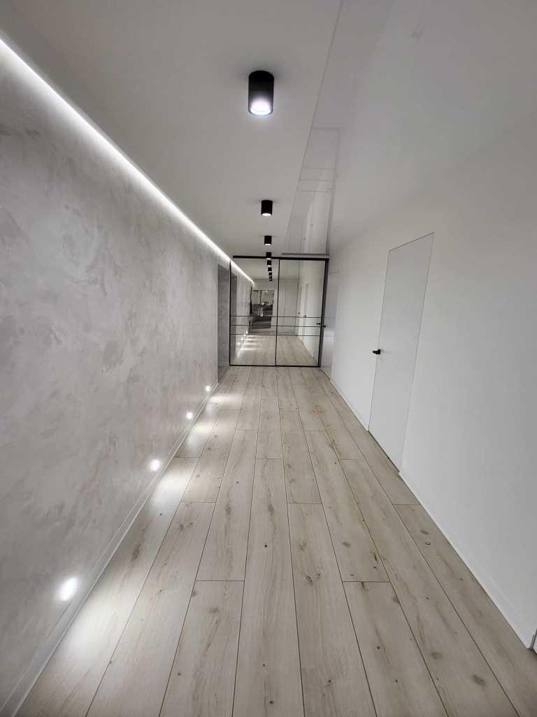 Продаж елітної трикімнатної квартири 112 м² з індивідуальним газовим опаленням
 | Приват житло