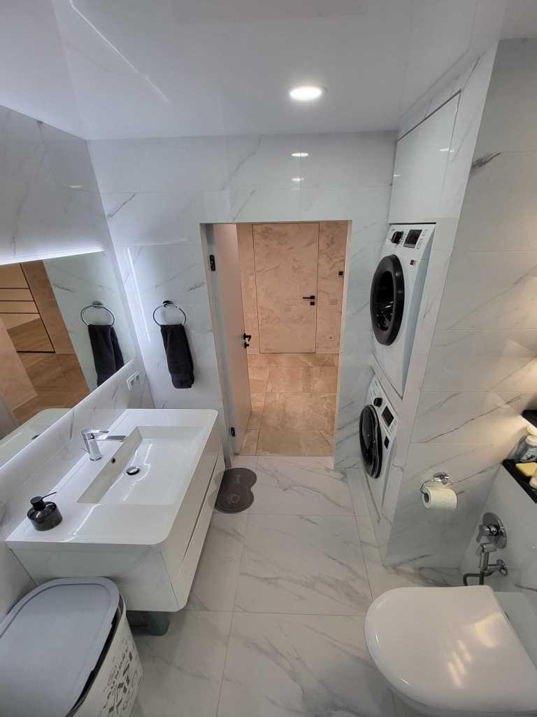 Продаж елітної трикімнатної квартири 112 м² з індивідуальним газовим опаленням
 | Приват житло