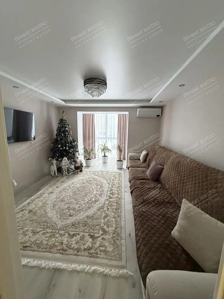 Трикімнатна квартира з євроремотом! | Приват житло