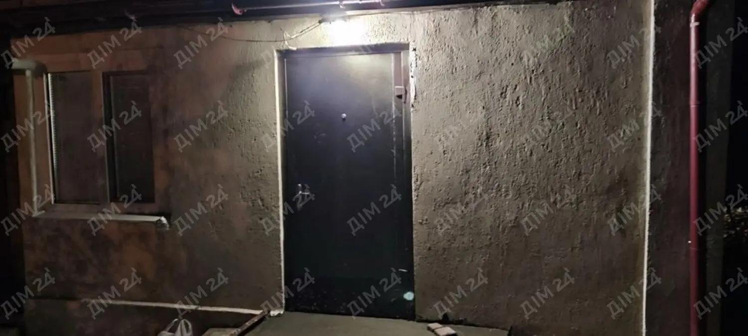 Частина будинку в районі 8 школи. | Приват житло