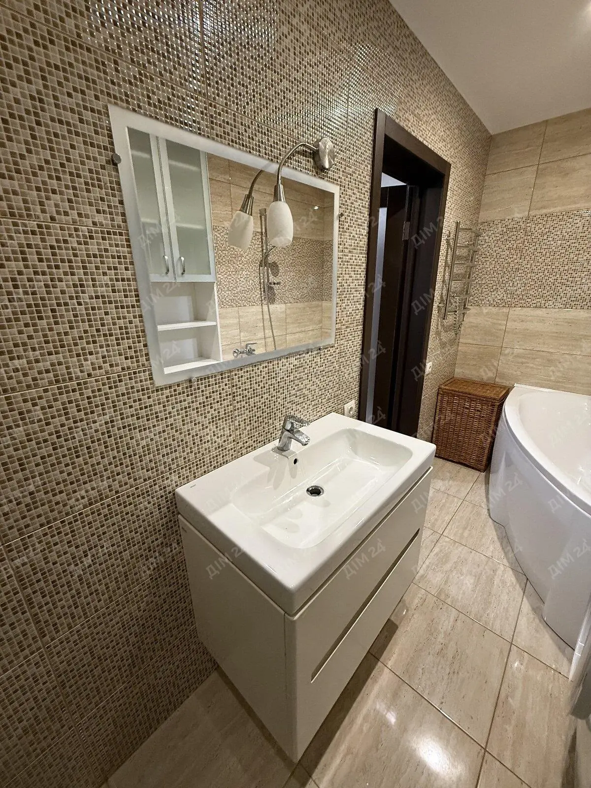 Левада. Квартира з дизайнерським проєктом. | Приват житло