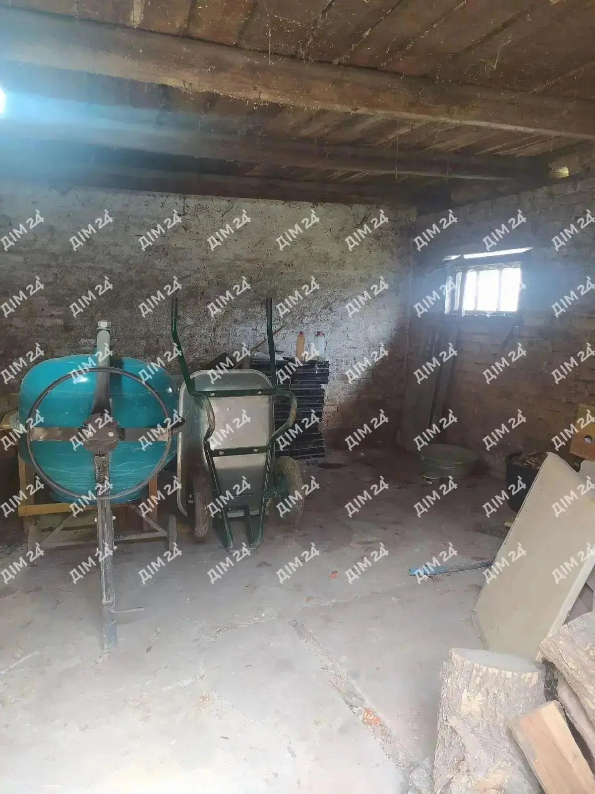 Затишна частина будинку в селі Степне Полтавського району | Приват житло