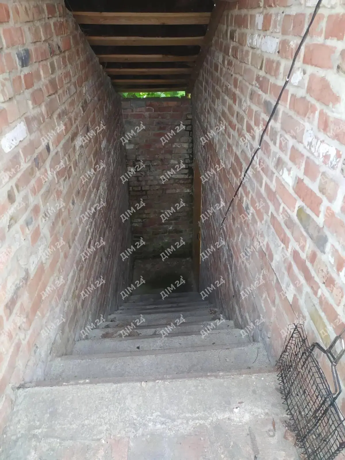 Затишна  частина будинку в селі Степне Полтавського району | Приват житло