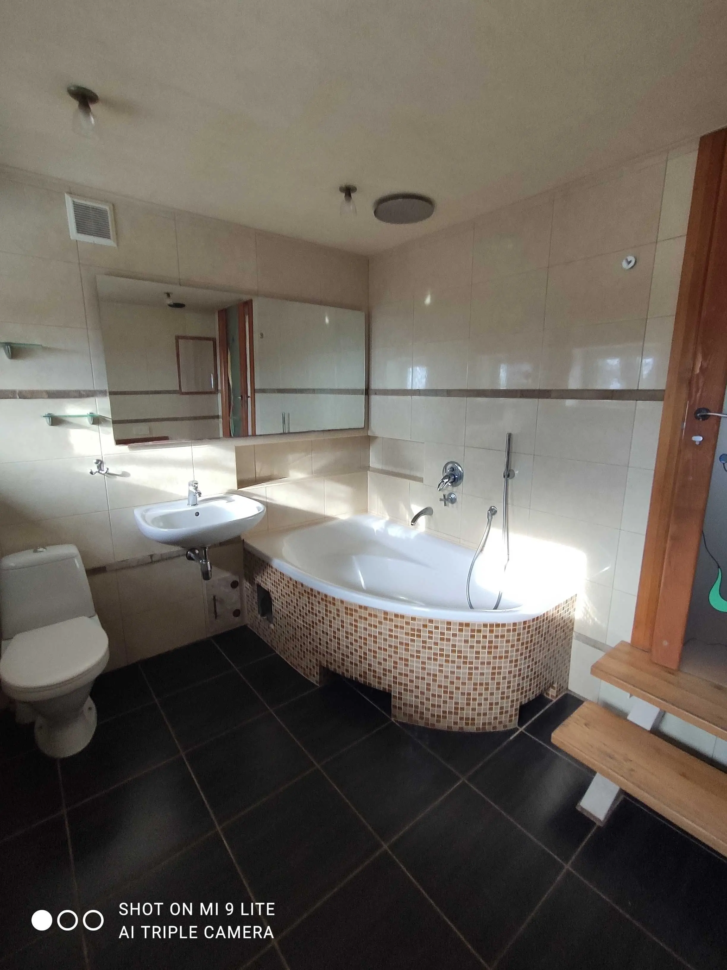 Будинок у Полтаві з потенціалом на майбутнє  | Приват житло